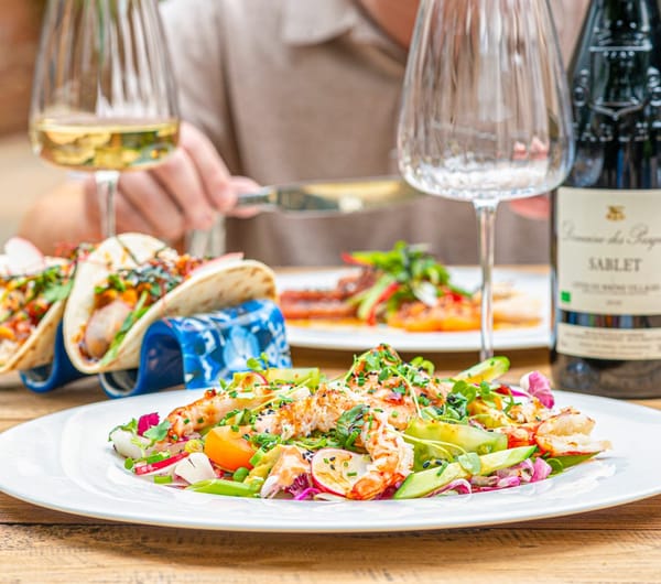 Henry’s Seafood Bar & Grill